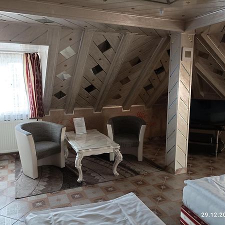 Central Hotel Шветцинген Экстерьер фото