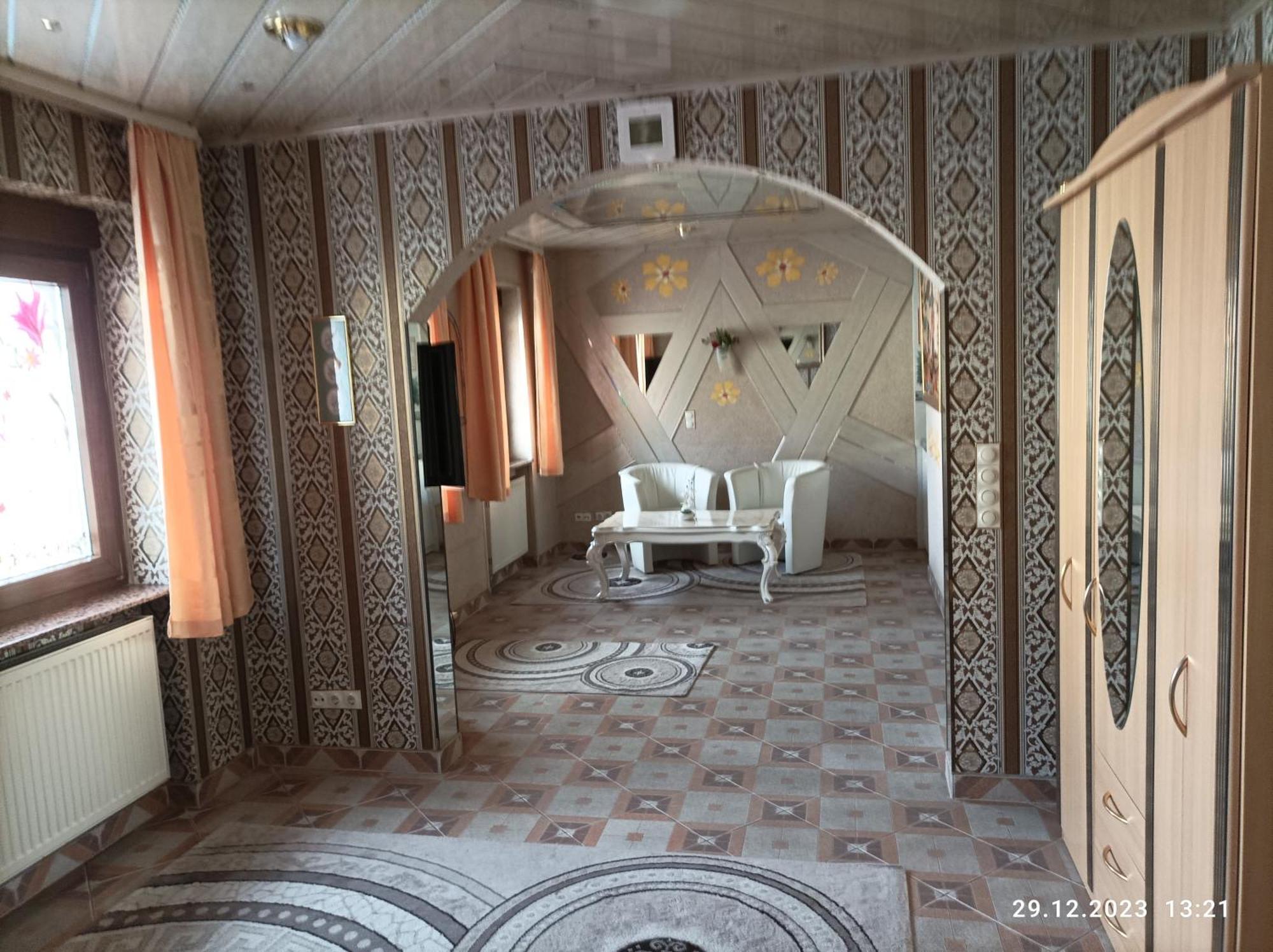 Central Hotel Шветцинген Экстерьер фото