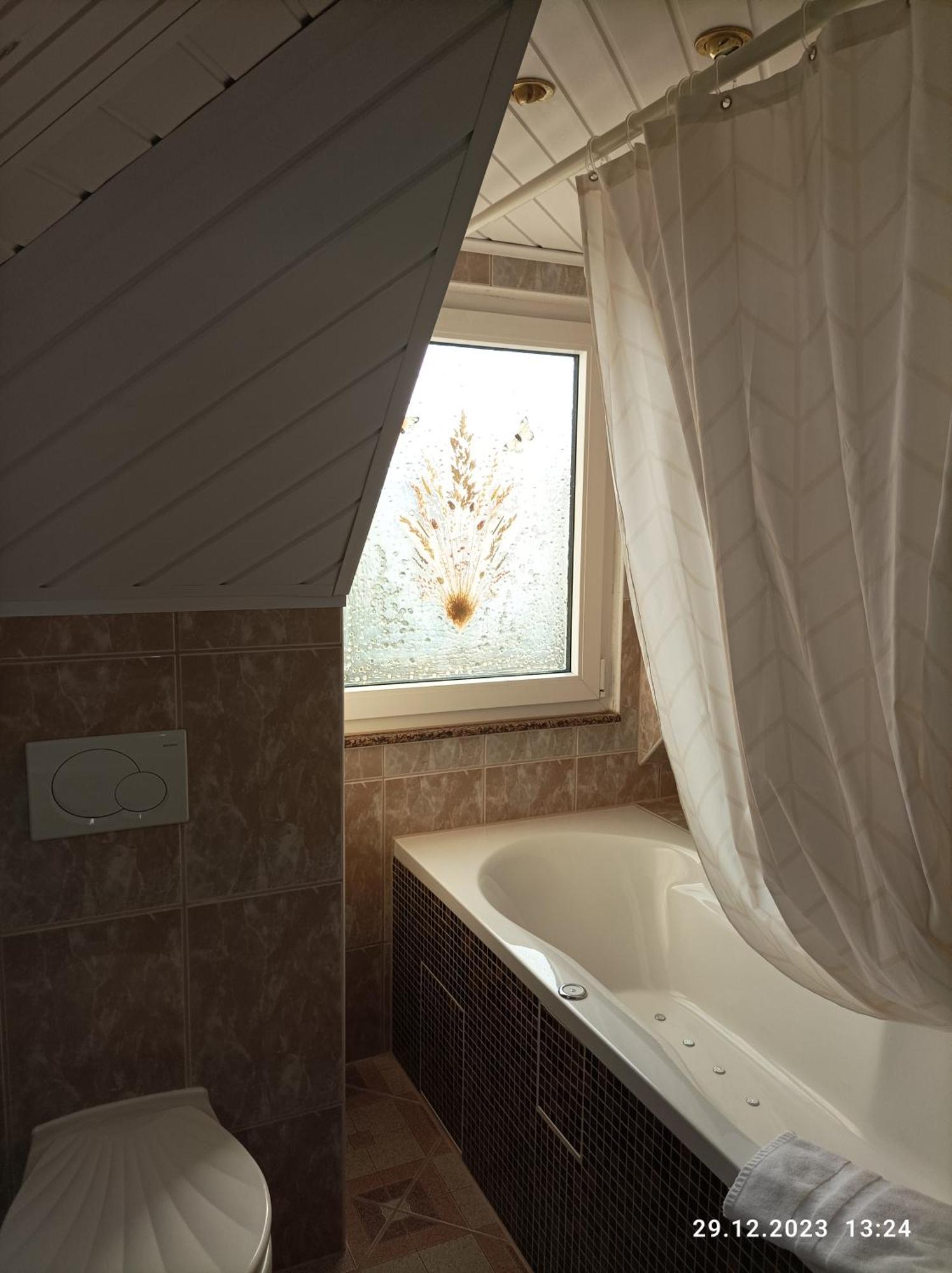 Central Hotel Шветцинген Экстерьер фото